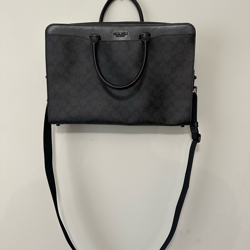 Coach Briefcase. Used once. Perfect conditions.